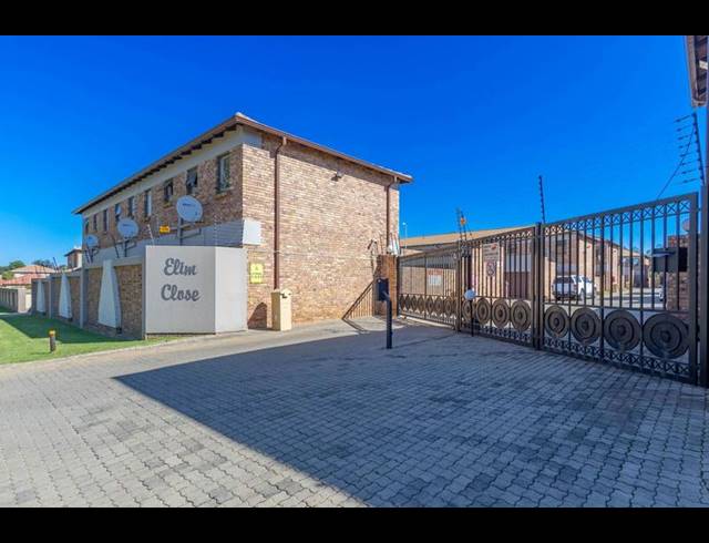 2 BEDROOM DUPLEX FOR SALE IN RYNFIELD